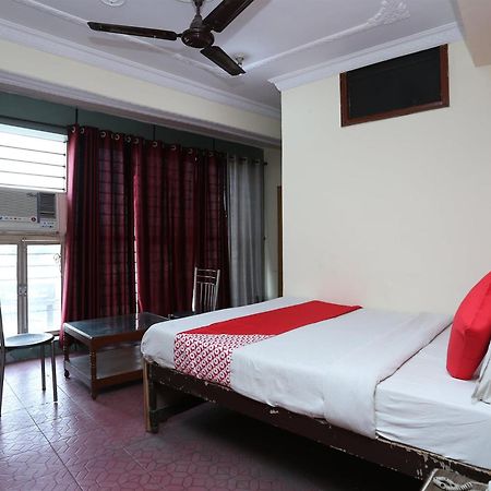 Oyo 39830 Hotel Esquire Meerut Eksteriør billede