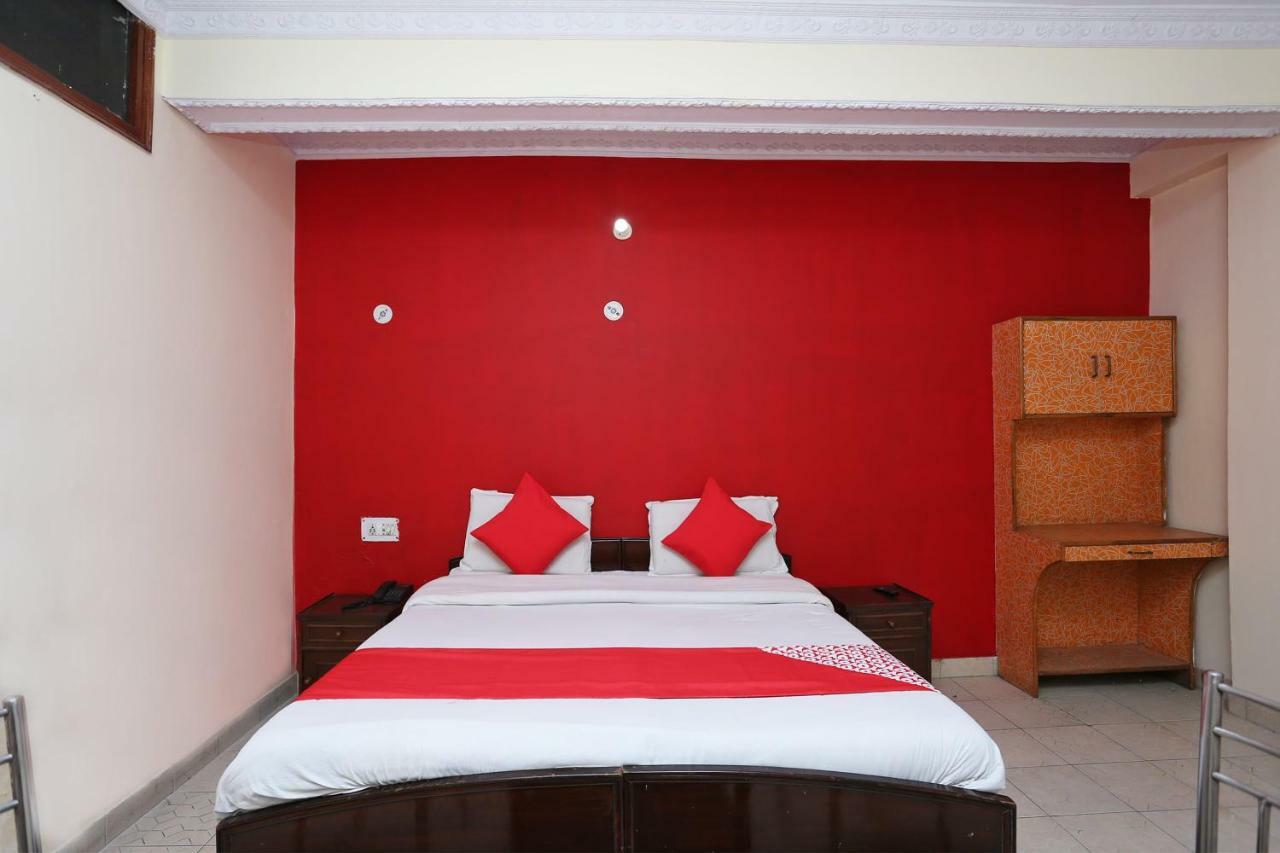Oyo 39830 Hotel Esquire Meerut Eksteriør billede