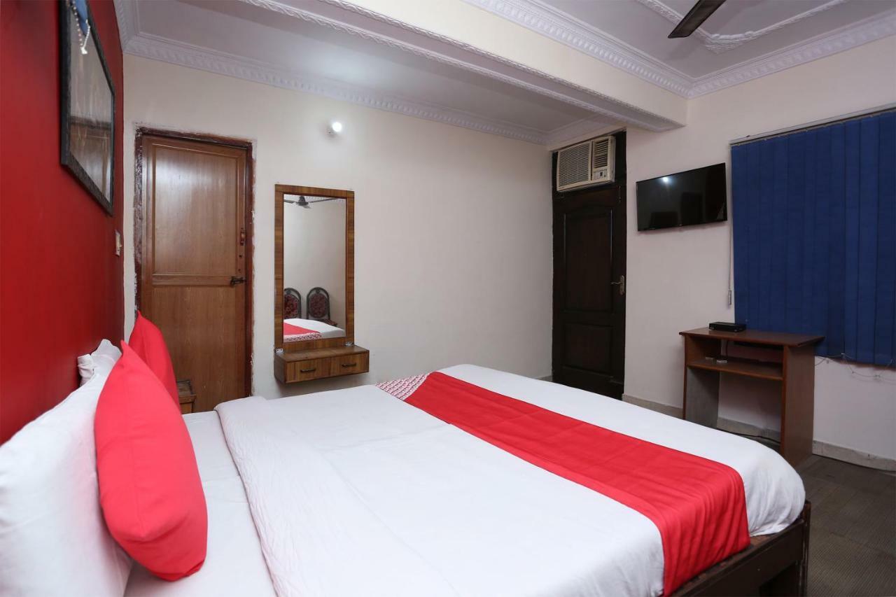 Oyo 39830 Hotel Esquire Meerut Eksteriør billede