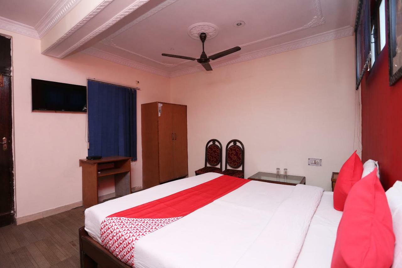Oyo 39830 Hotel Esquire Meerut Eksteriør billede