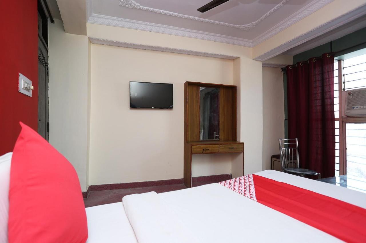 Oyo 39830 Hotel Esquire Meerut Eksteriør billede