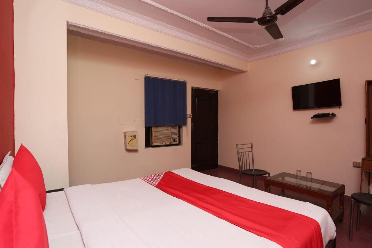 Oyo 39830 Hotel Esquire Meerut Eksteriør billede